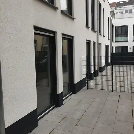 Avi Kinghouse * Düsseldorf